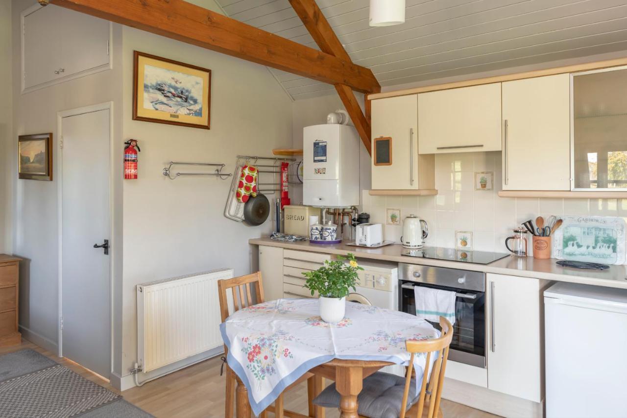 Beautiful Cottage With Stunning Views In Box Box  Dış mekan fotoğraf