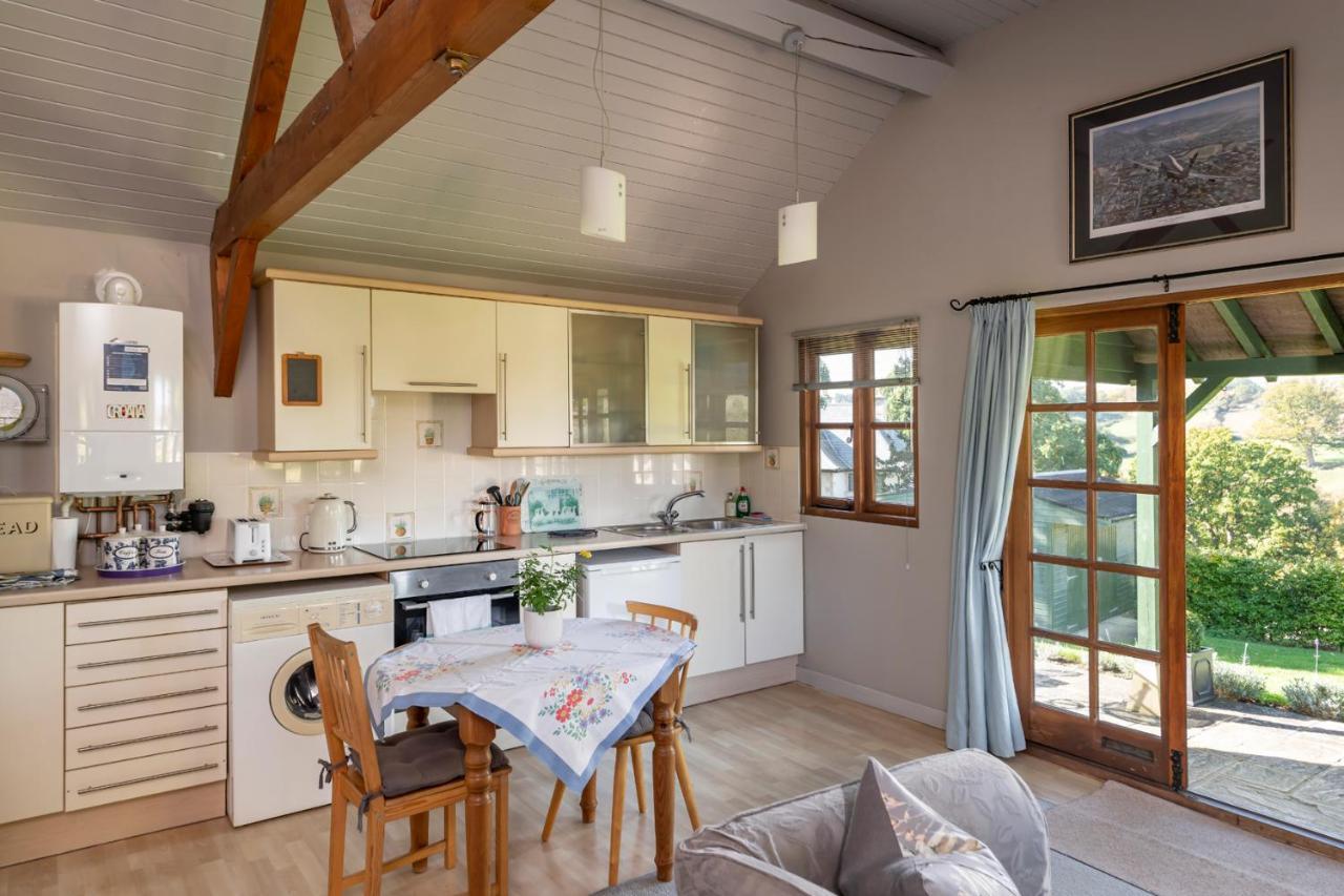 Beautiful Cottage With Stunning Views In Box Box  Dış mekan fotoğraf